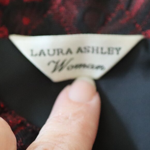 Laura Ashley Woman Vintage Red/Black  Button Up Quilted Lined Plus Coat Size 1X - Picture 2 of 16